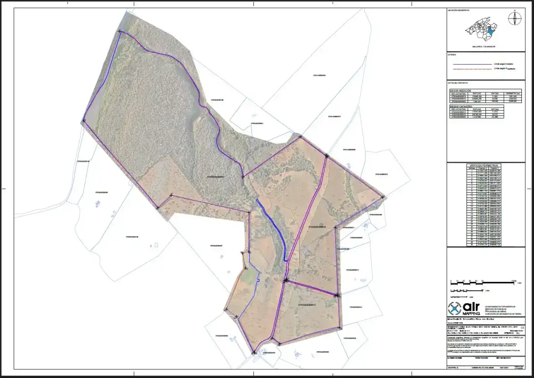 Plano topográfico con curvas de nivel y cuadro de datos
