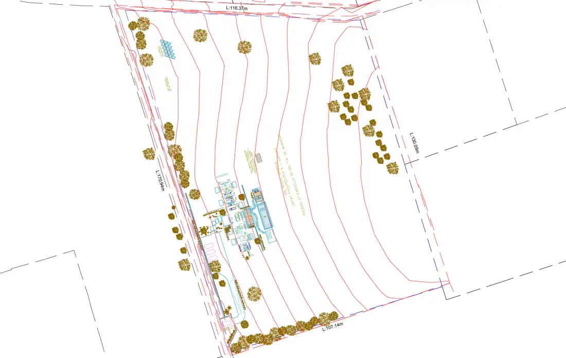 Plano de replanteo sobre curvas de nivel de una finca